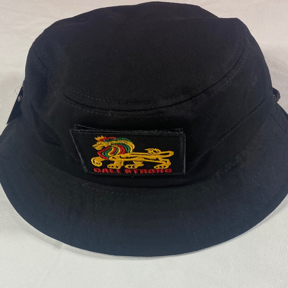 CALI Strong Lord Rasta Reversible White Black Bucket Hat with Morale Patch
